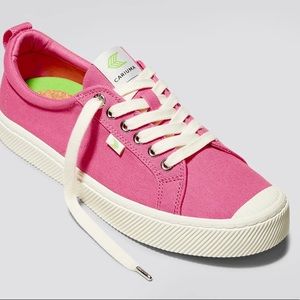 NWT Cariuma - Bright Pink Canvas
OCA LOW